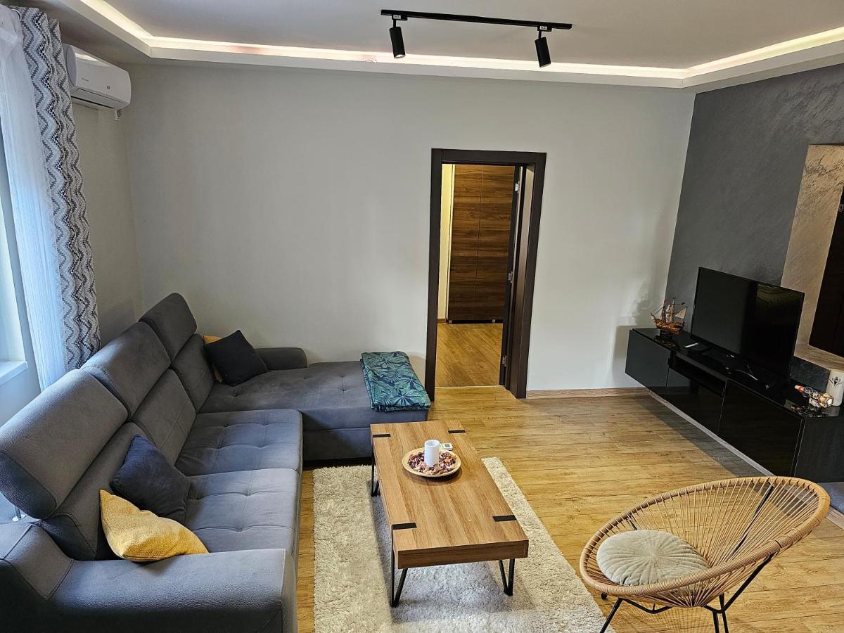 Aerovista Apartment Surčin Buitenkant foto
